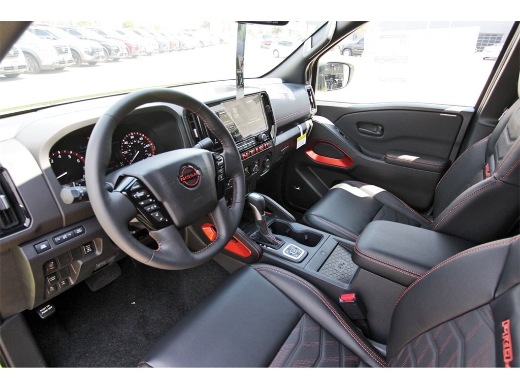 2026 Nissan Frontier PRO-4X photo 12