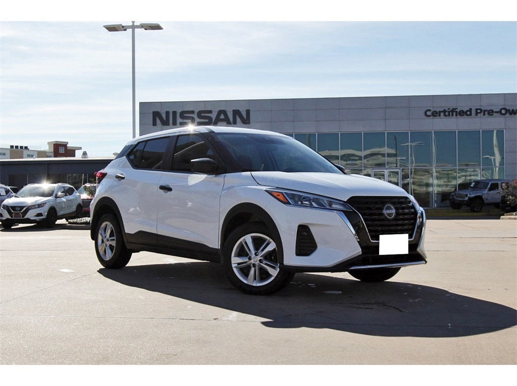 2025 Nissan KICKS PLAY Base's photo