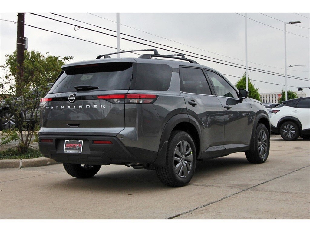 2025 Nissan Pathfinder SV photo 4