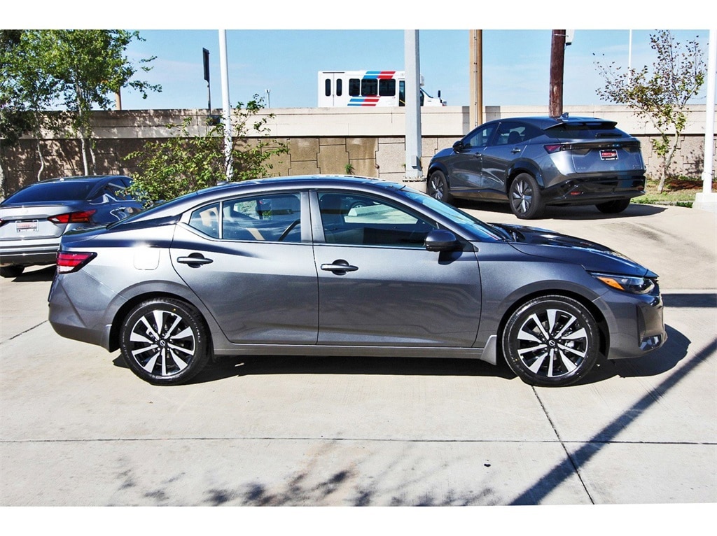 2025 Nissan Sentra SV photo 5