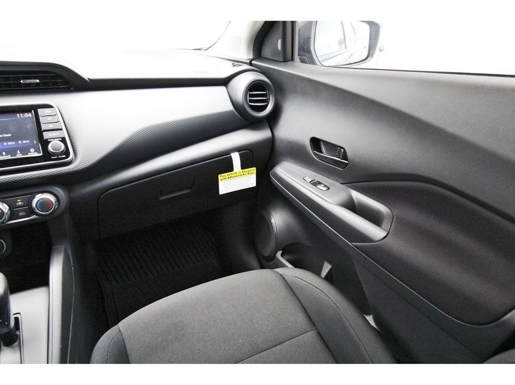2025 Nissan KICKS PLAY Base - Photo 10