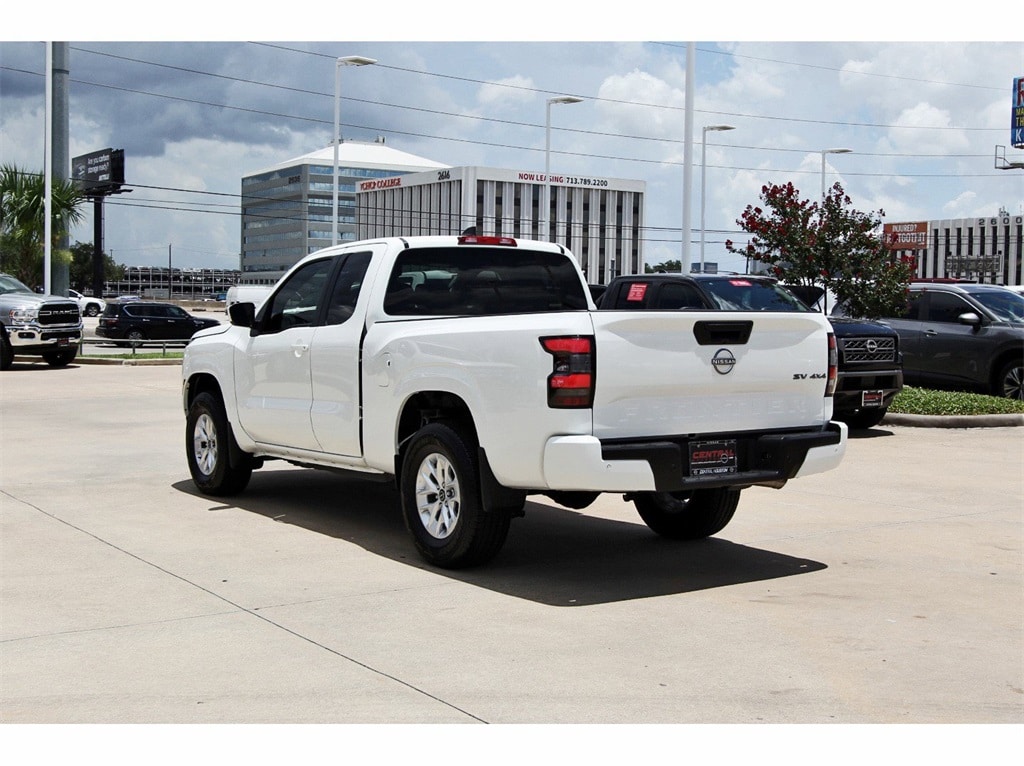 2024 Nissan Frontier SV