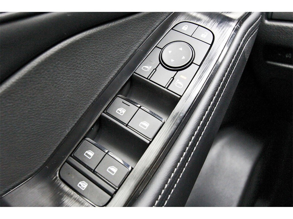 2026 Nissan Rogue SV photo 13