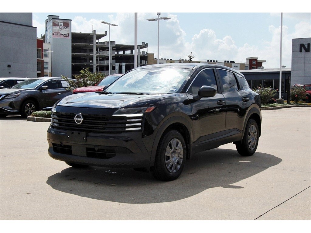 2025 Nissan Kicks S photo 2