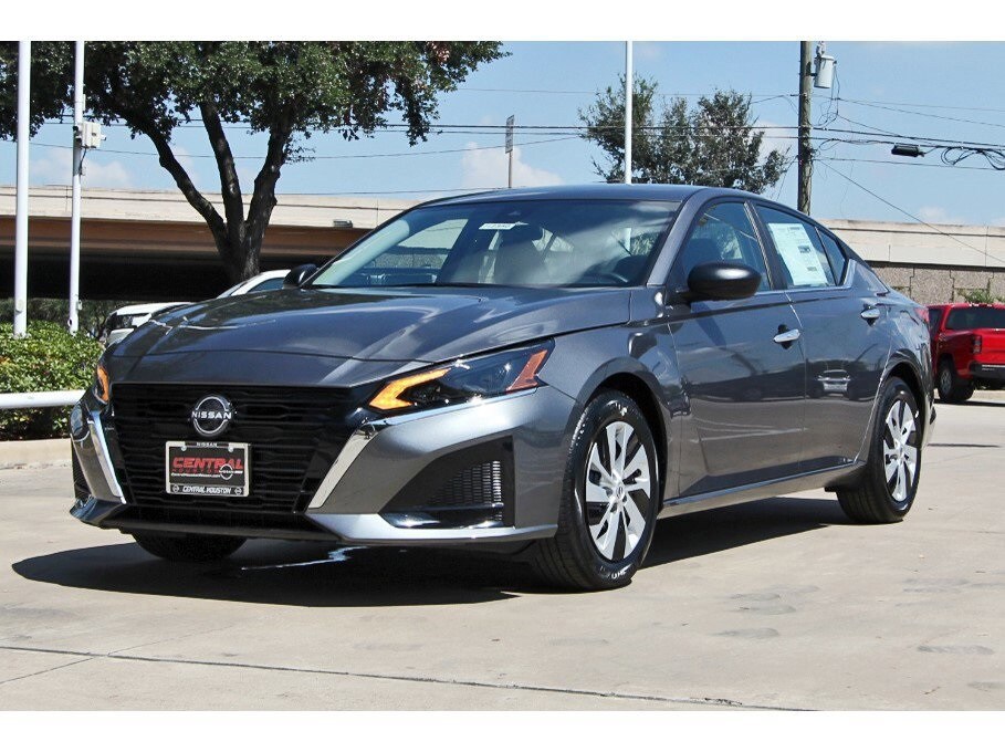 2025 Nissan Altima S photo 2