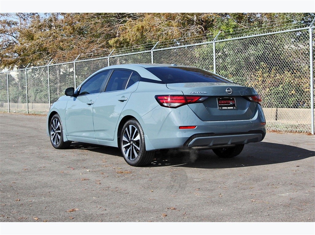 2025 Nissan Sentra SV photo 4