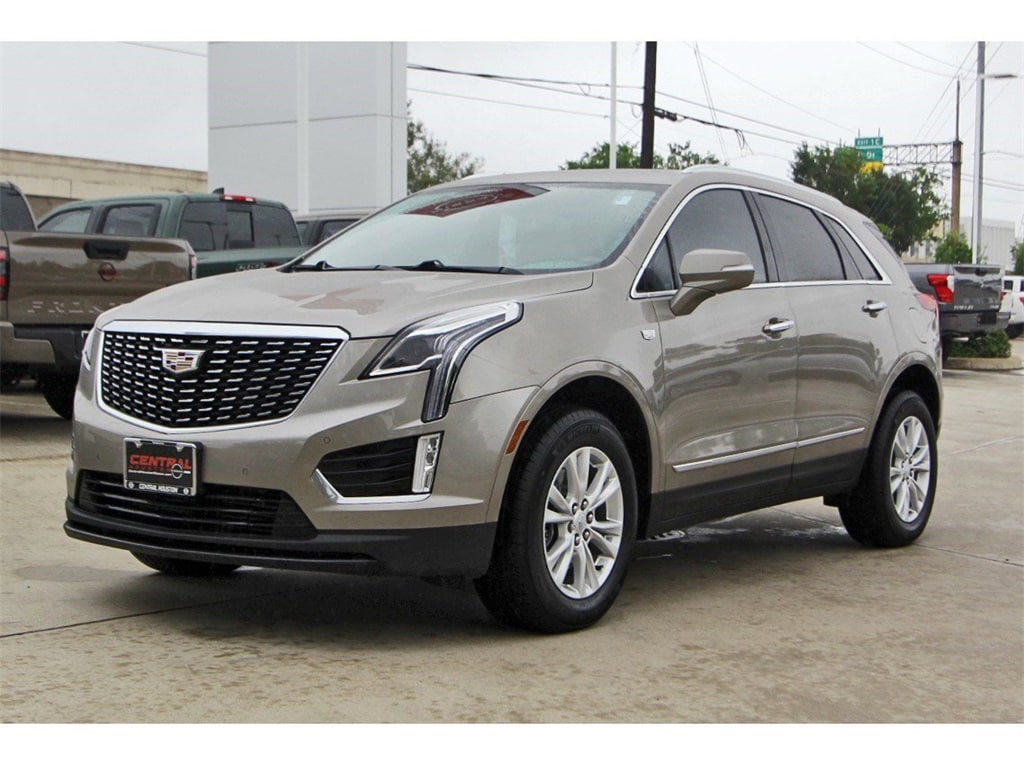 Used 2022 Cadillac XT5 Luxury with VIN 1GYKNAR41NZ131764 for sale in Houston, TX