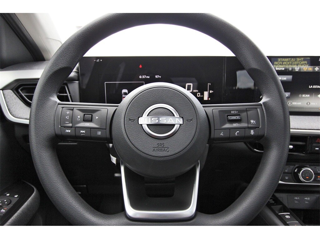 2025 Nissan Kicks SV photo 11