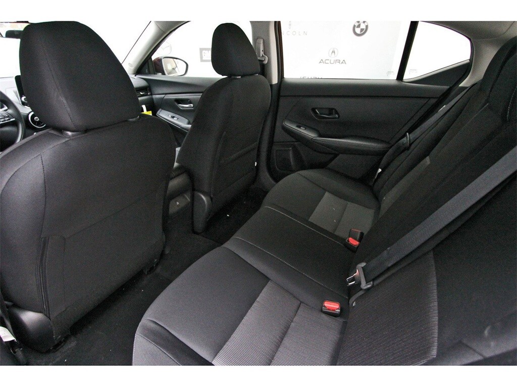 2025 Nissan Sentra SV photo 12