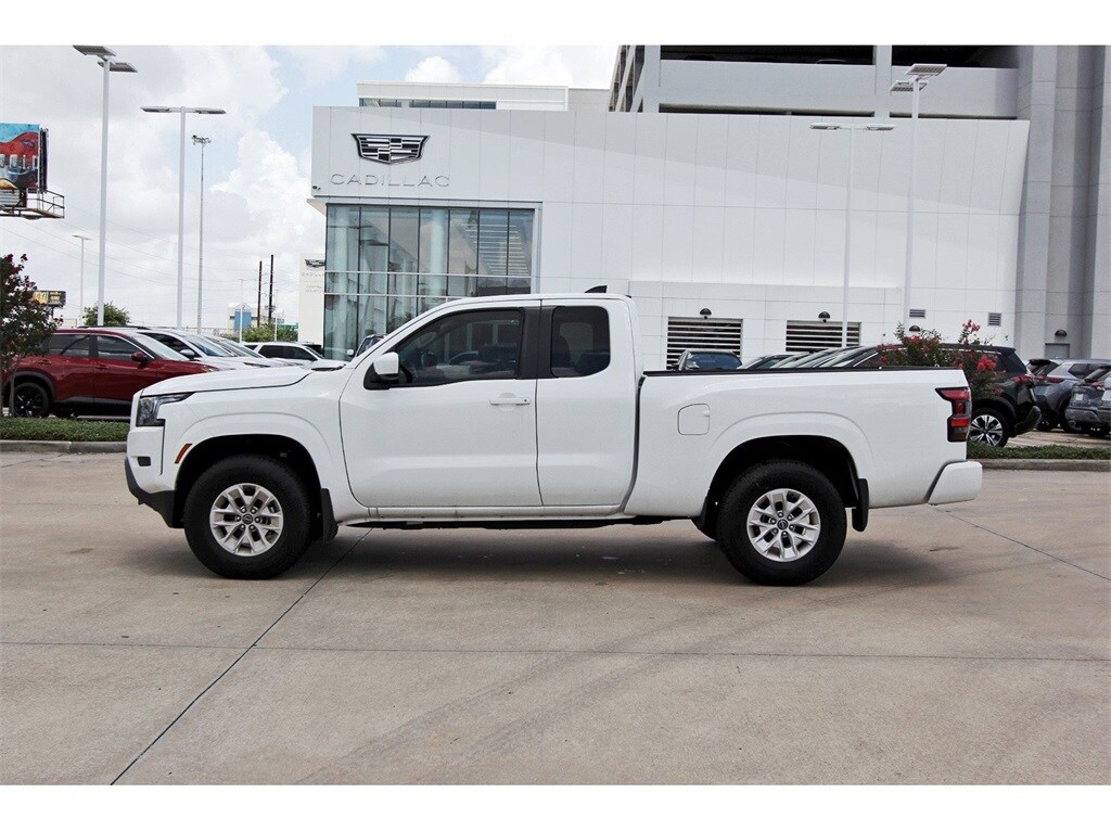 2024 Nissan Frontier SV photo 3