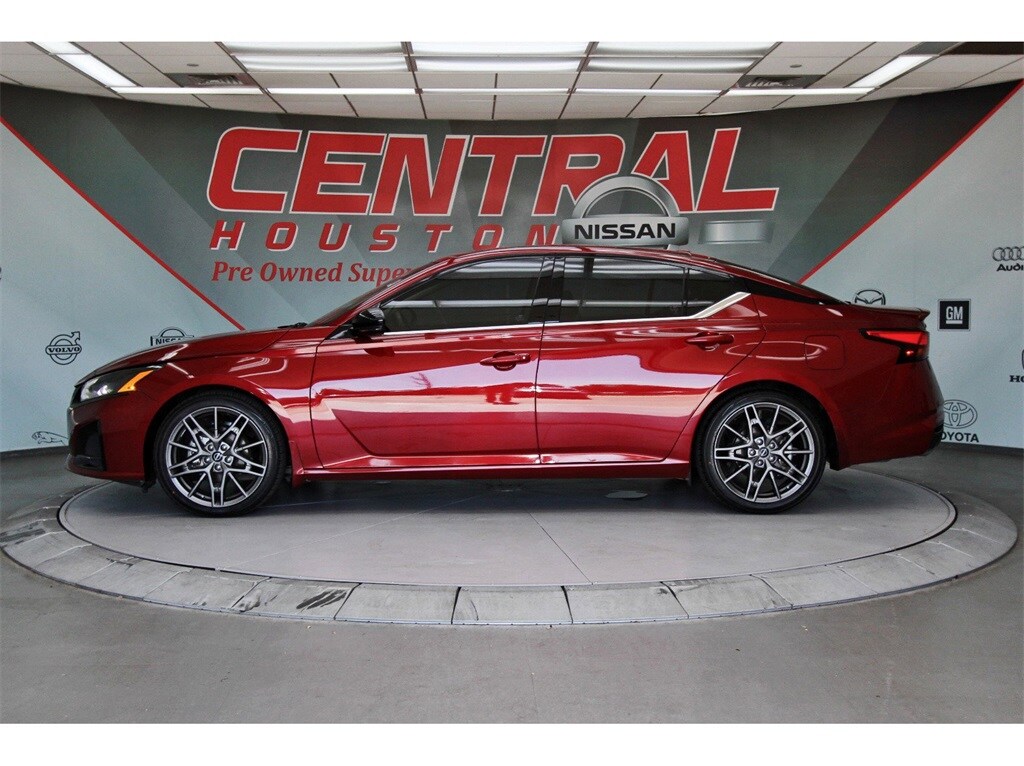 Certified 2023 Nissan Altima SR VC-Turbo Sedan