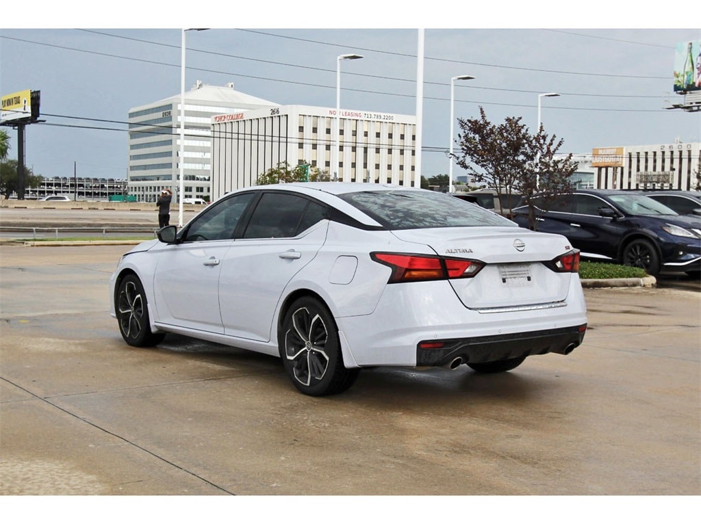 2023 Nissan Altima 2.5 SR photo 4