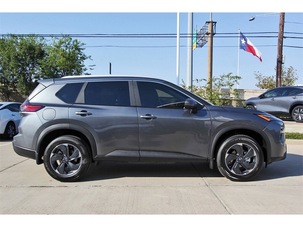 2025 Nissan Rogue SV photo 5