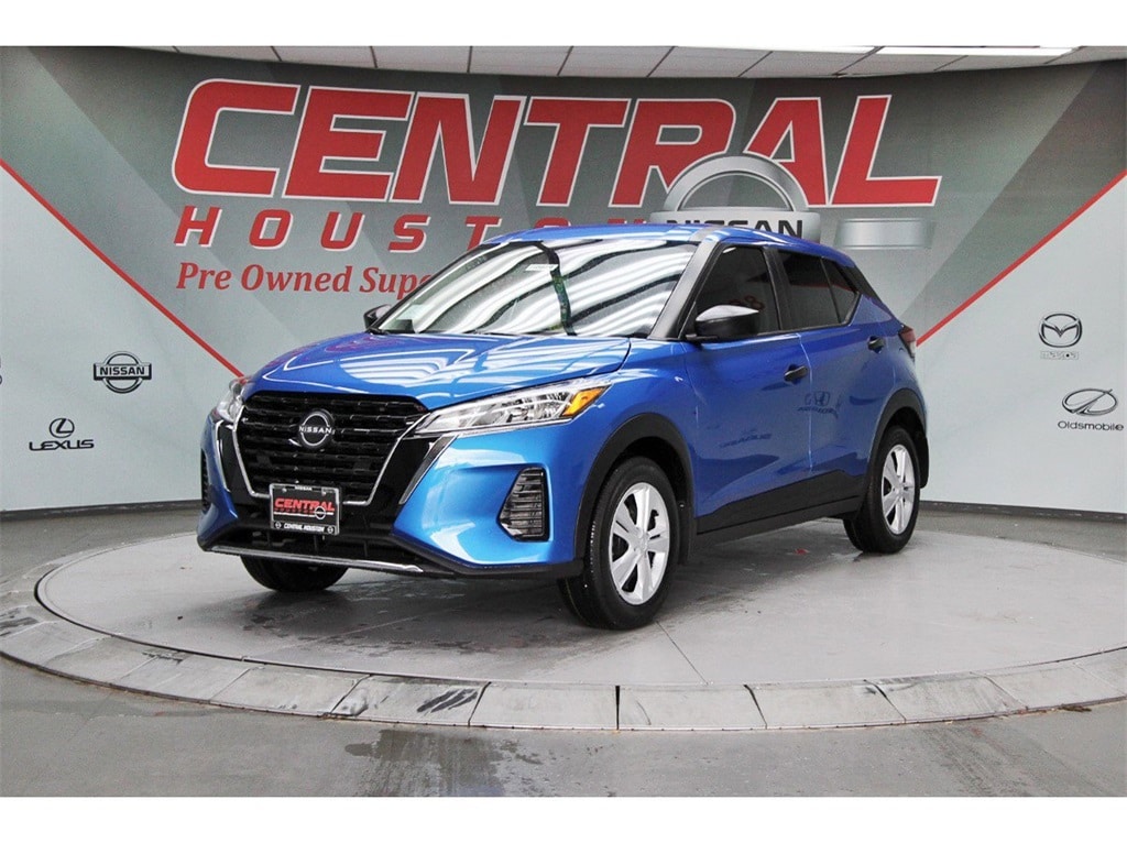 2025 Nissan Kicks Play S photo 2