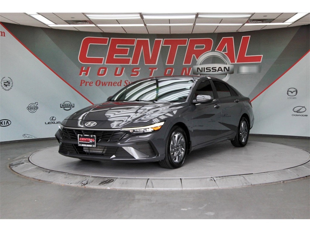Used 2024 Hyundai Elantra SEL with VIN KMHLM4DG7RU808265 for sale in Houston, TX