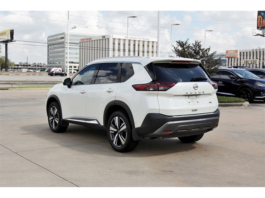2023 Nissan Rogue SL photo 2