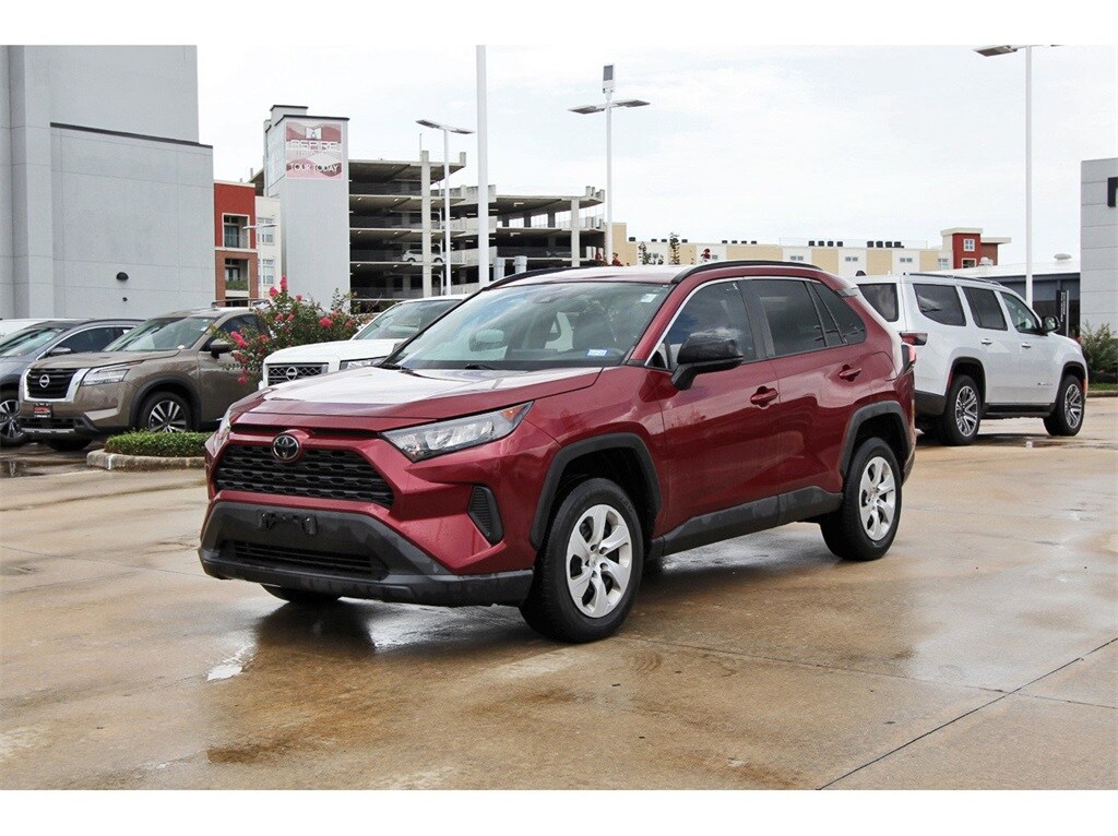 2020 Toyota RAV4 LE photo 2