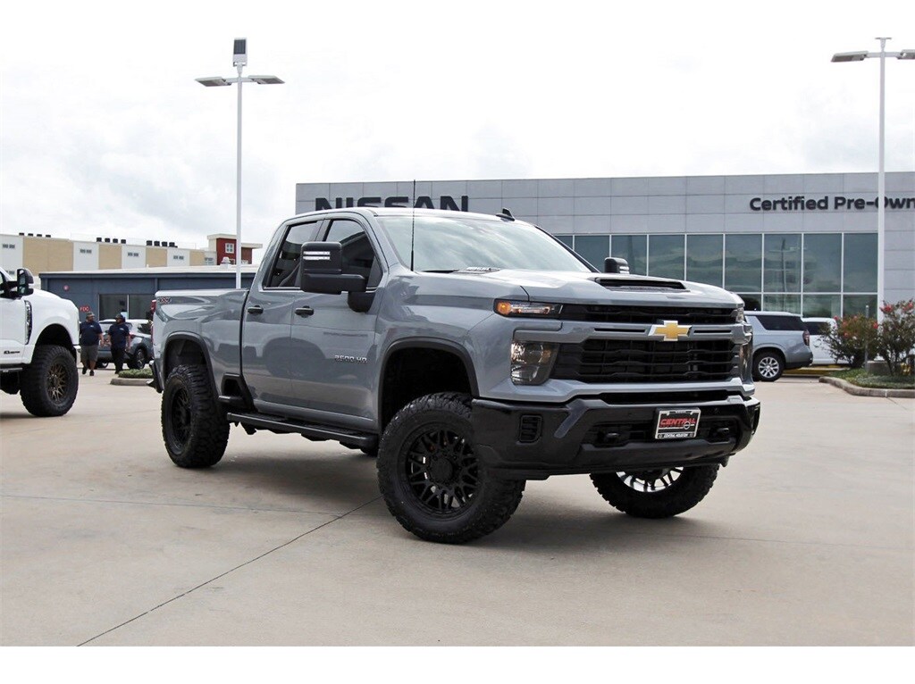 Used 2025 Chevrolet Silverado 2500 HD Custom Truck