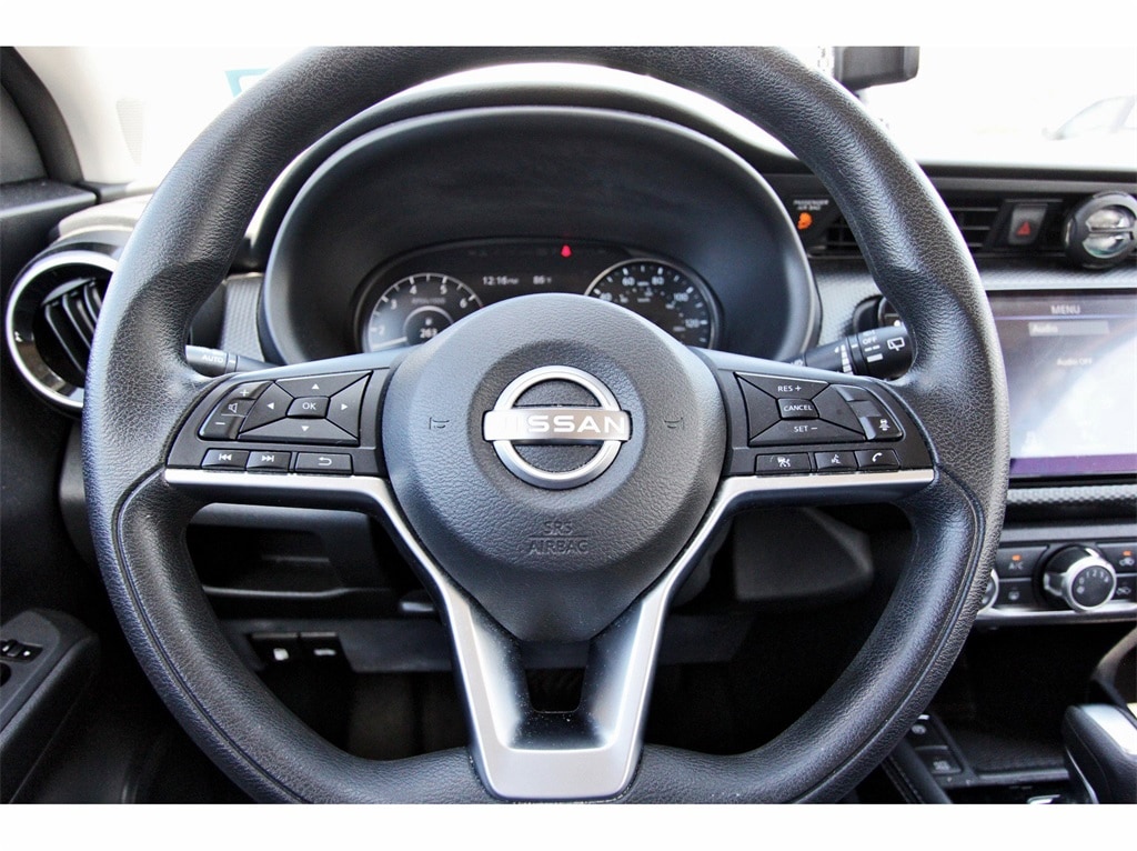 2023 Nissan Kicks SV photo 8