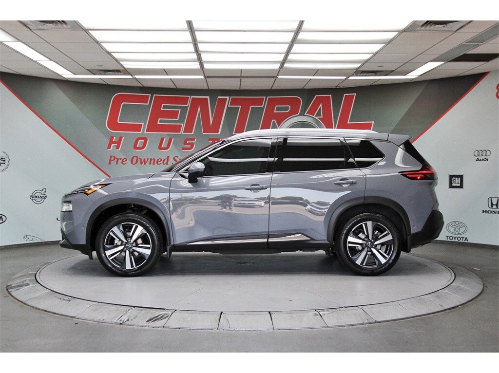 2023 Nissan Rogue SL photo 3