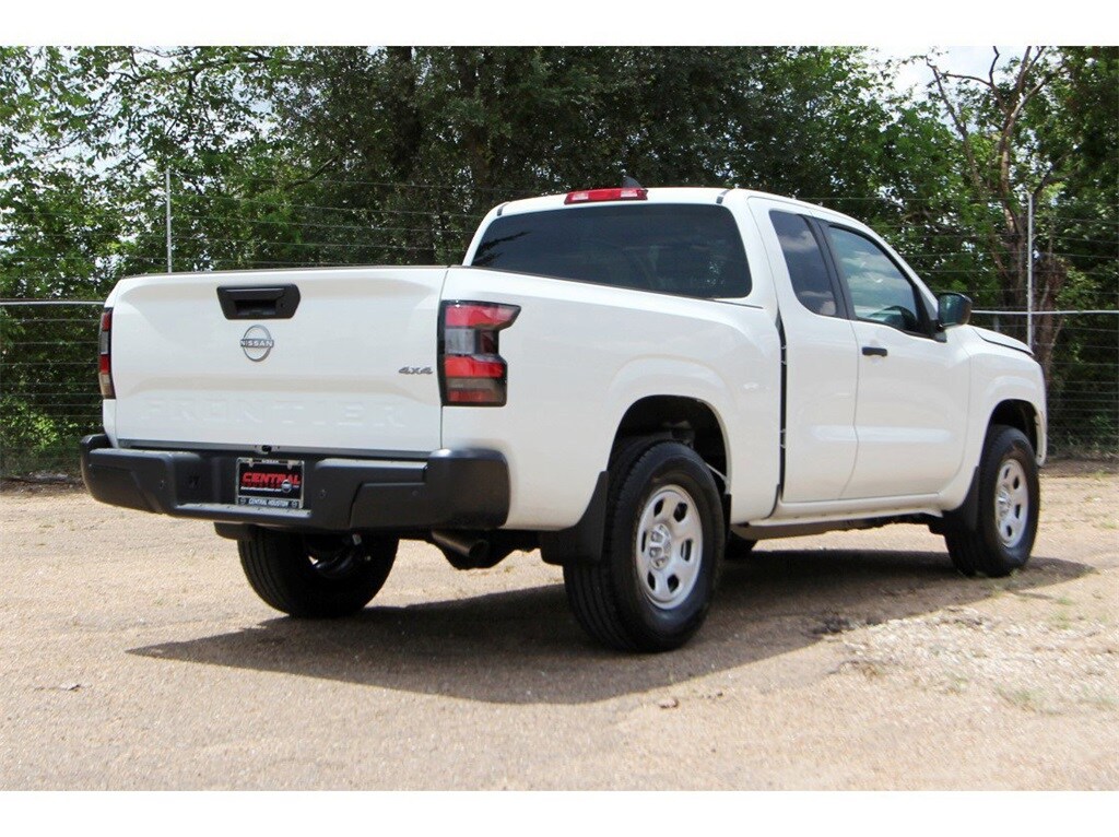 2024 Nissan Frontier S photo 3