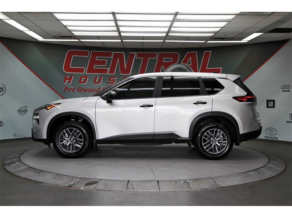 2024 Nissan Rogue S photo 3