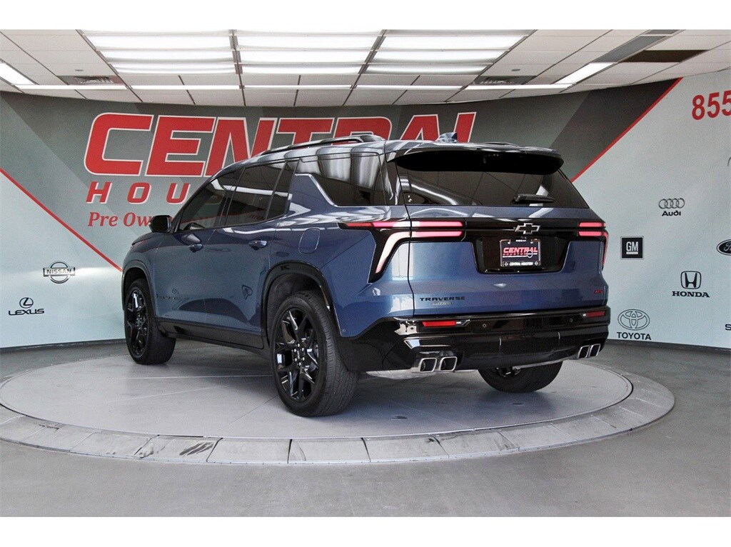 Used 2025 Chevrolet Traverse RS SUV