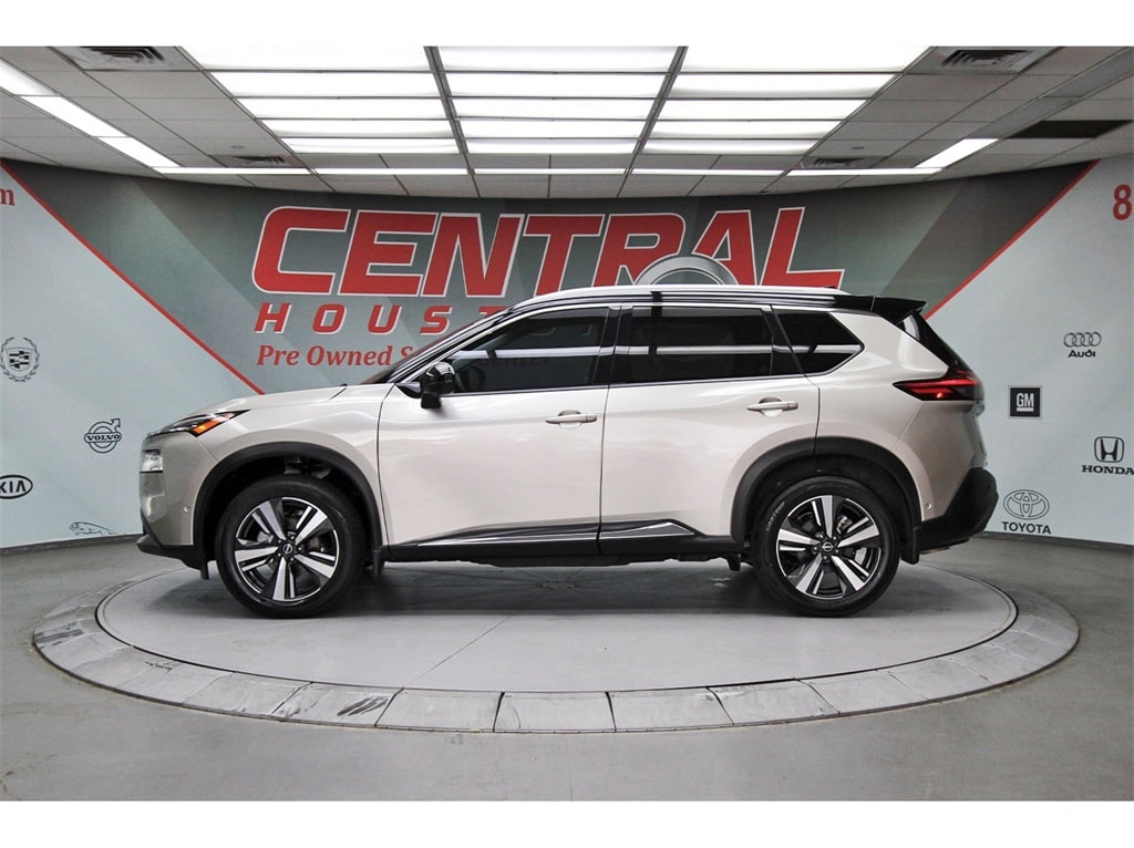 2023 Nissan Rogue SL photo 3