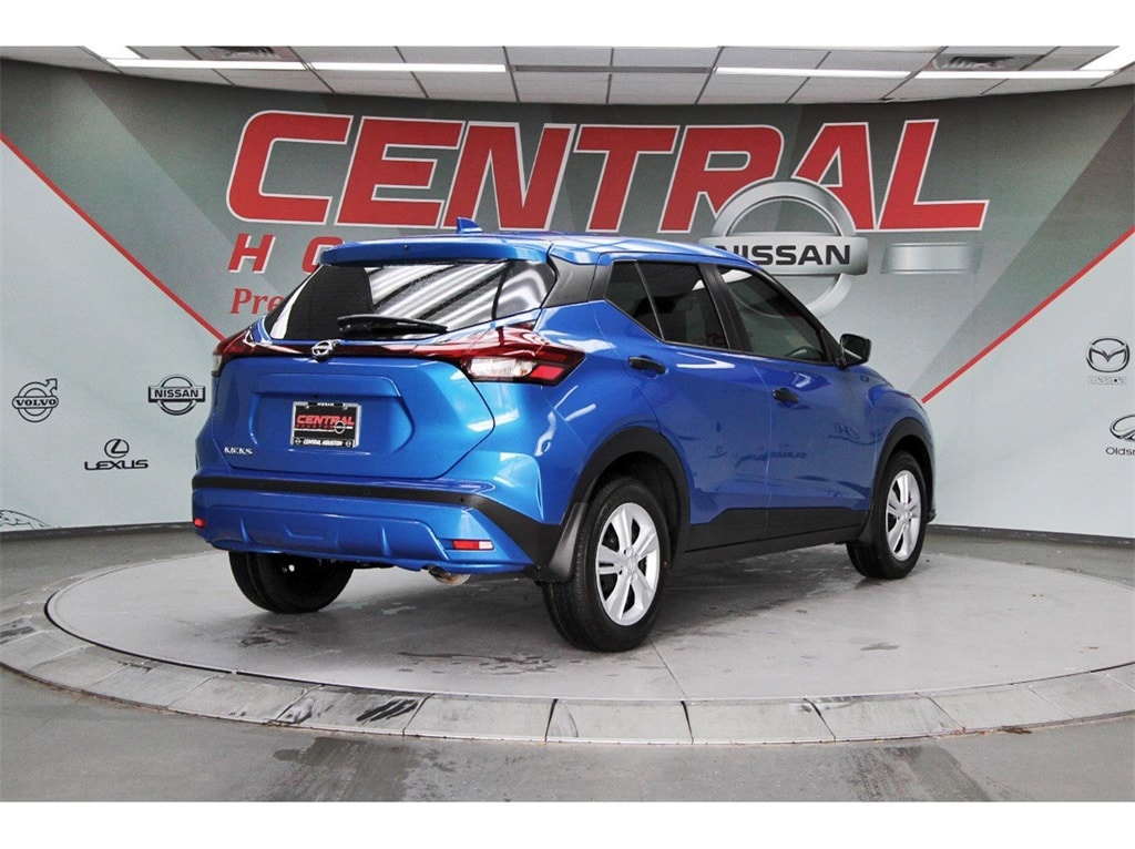 2025 Nissan Kicks Play S photo 5
