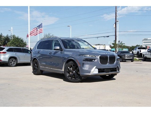 2023 BMW X7