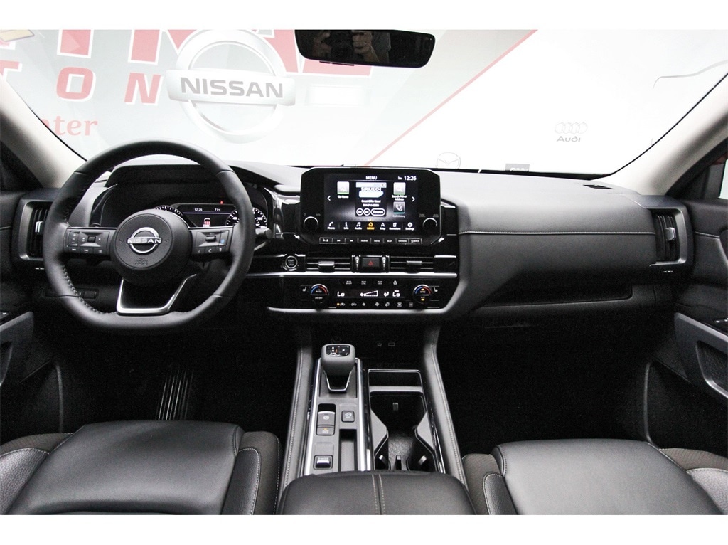 2023 Nissan Pathfinder SL photo 8