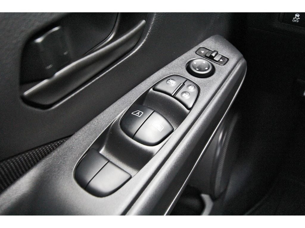 2025 Nissan KICKS PLAY Base - Photo 15