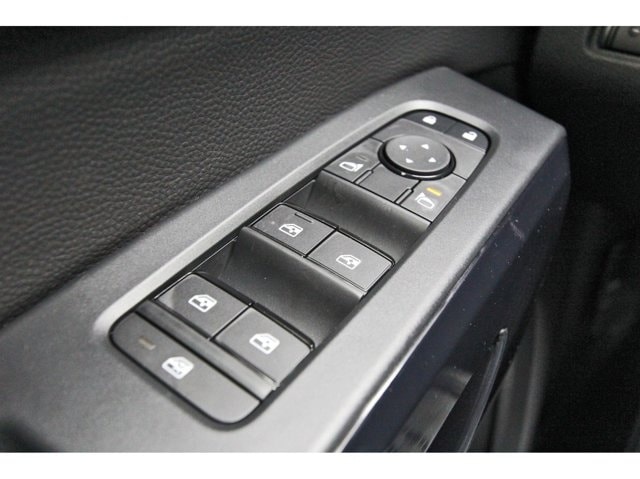 2025 Nissan Pathfinder S - Photo 16
