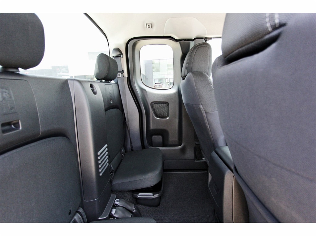 2024 Nissan Frontier SV - Photo 9