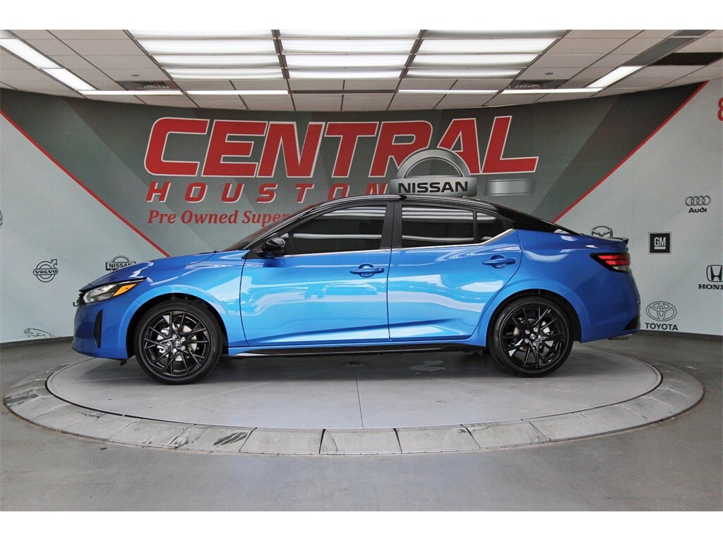 2025 Nissan Sentra SR photo 3