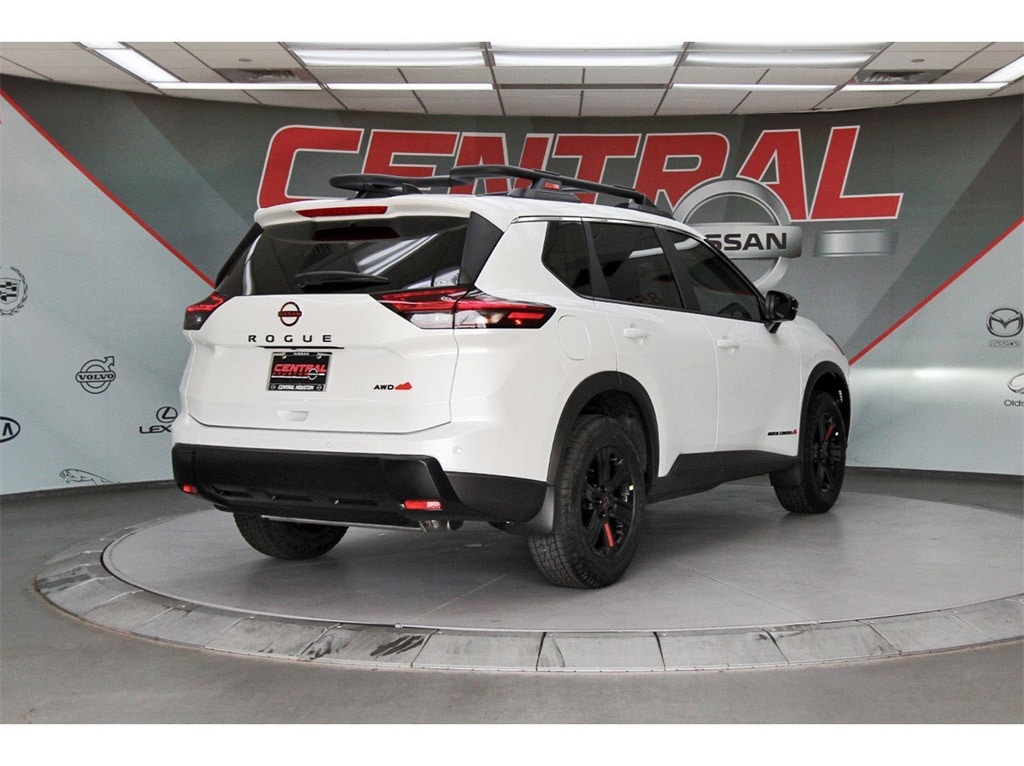 2026 Nissan Rogue SV photo 3