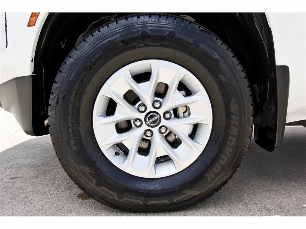2024 Nissan Frontier SV - Photo 29