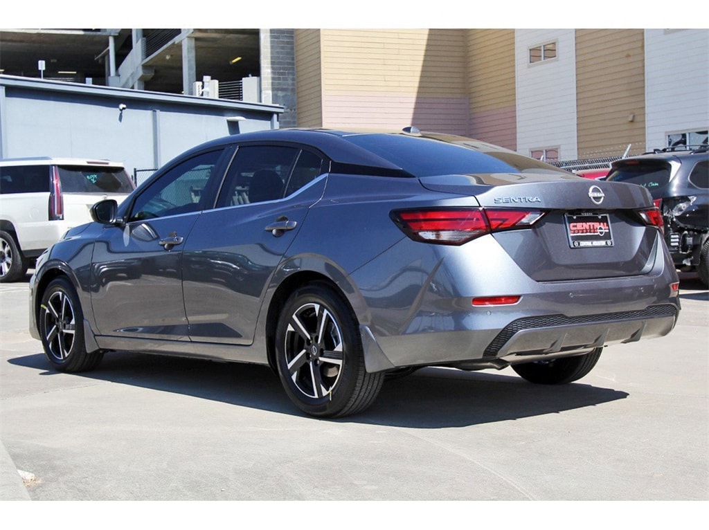 2025 Nissan Sentra SV photo 3