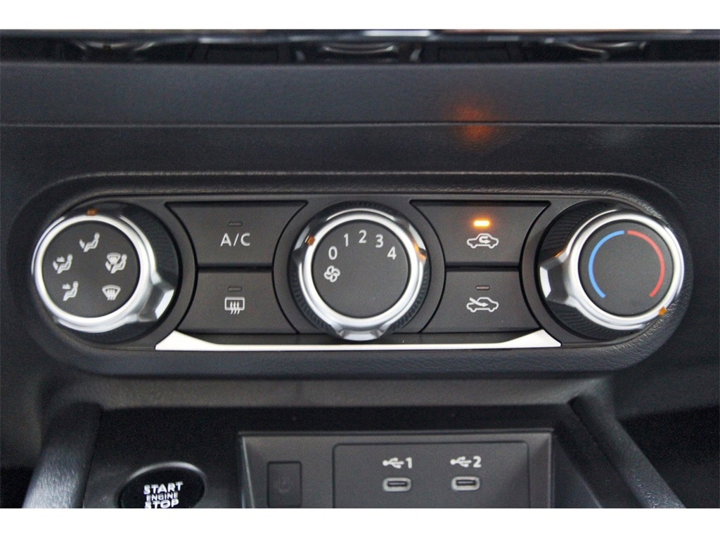 2025 Nissan Kicks SV photo 15