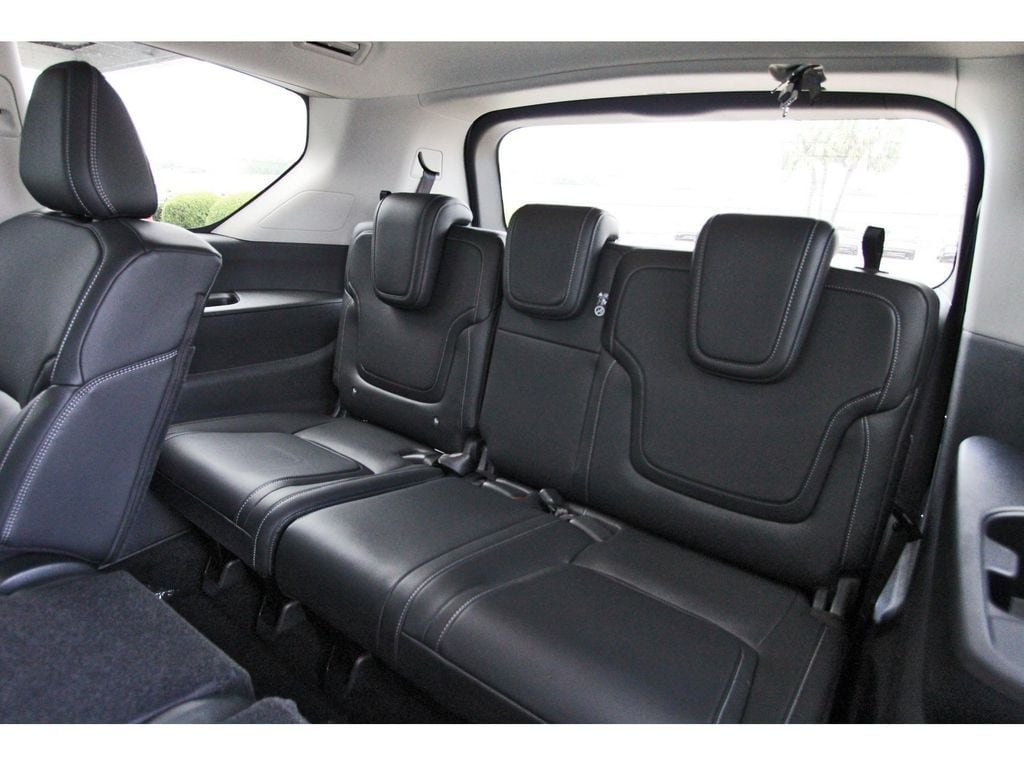 2026 Nissan Armada SV - Photo 11