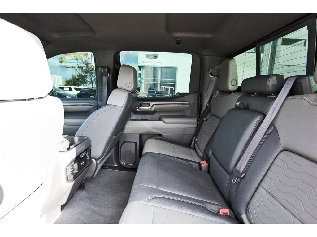 2024 Chevrolet Silverado 1500 ZR2 - Photo 10