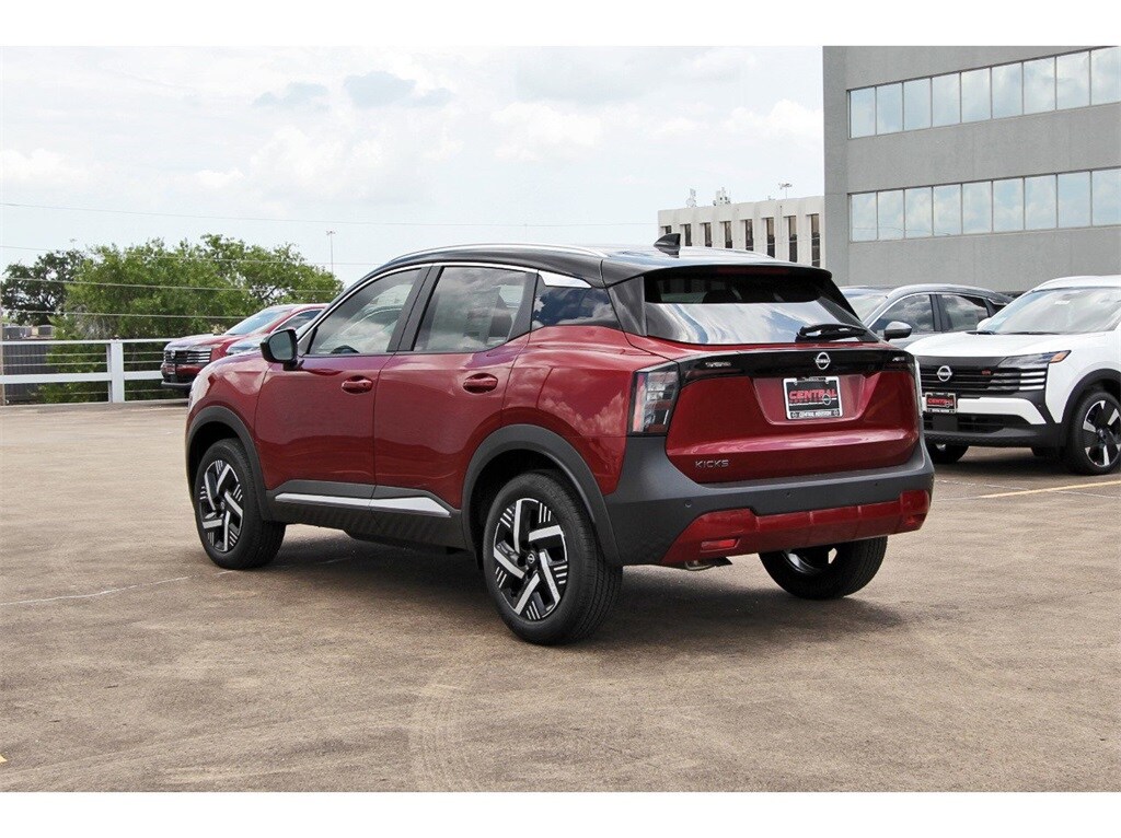 2025 Nissan Kicks SV photo 4