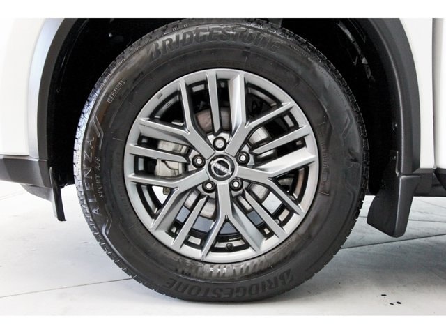 2025 Nissan Rogue S - Photo 28
