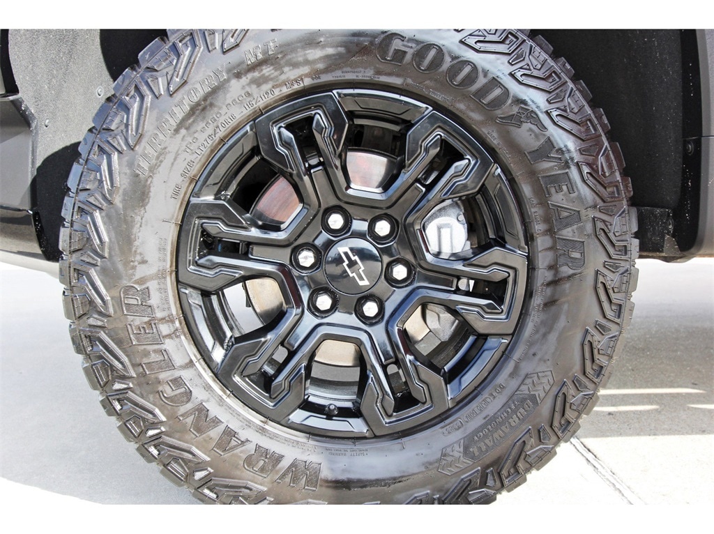 2024 Chevrolet Silverado 1500 ZR2 - Photo 28