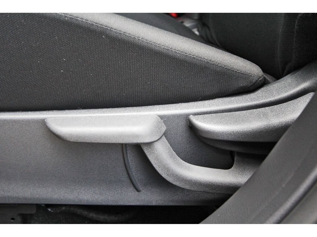 2025 Nissan KICKS PLAY Base - Photo 20