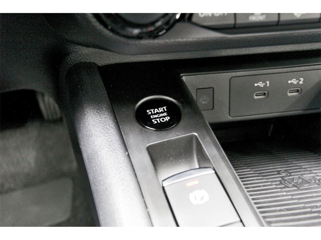 2026 Nissan Kicks SV photo 15