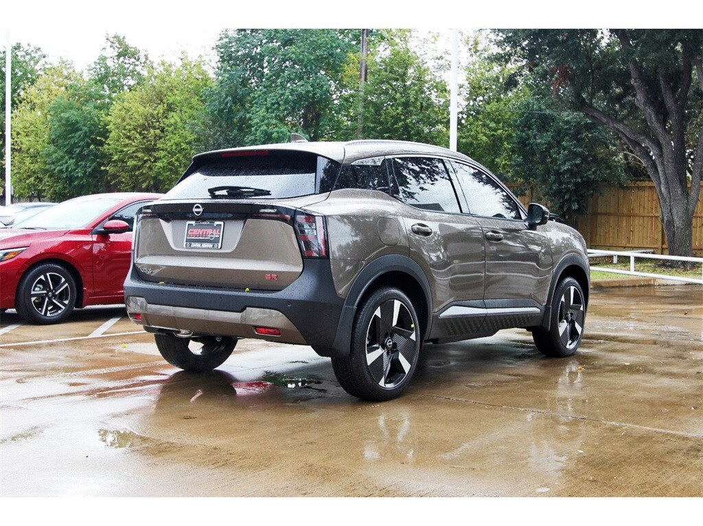 2025 Nissan Kicks SR photo 4