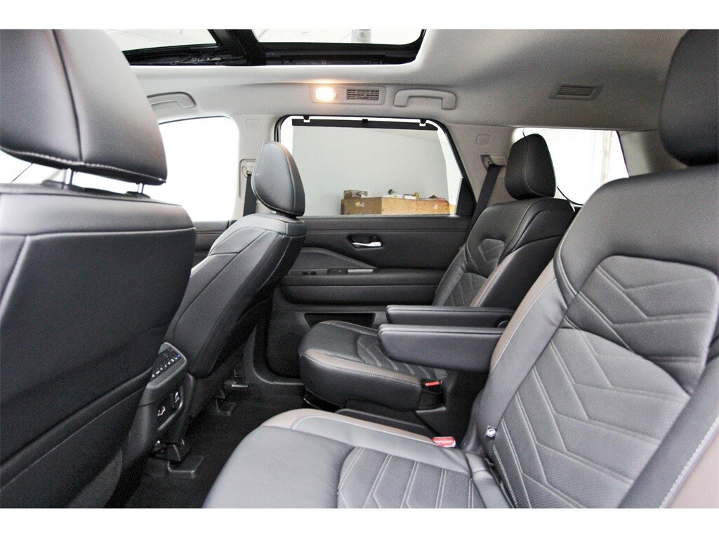 2024 Nissan Pathfinder Platinum - Photo 10
