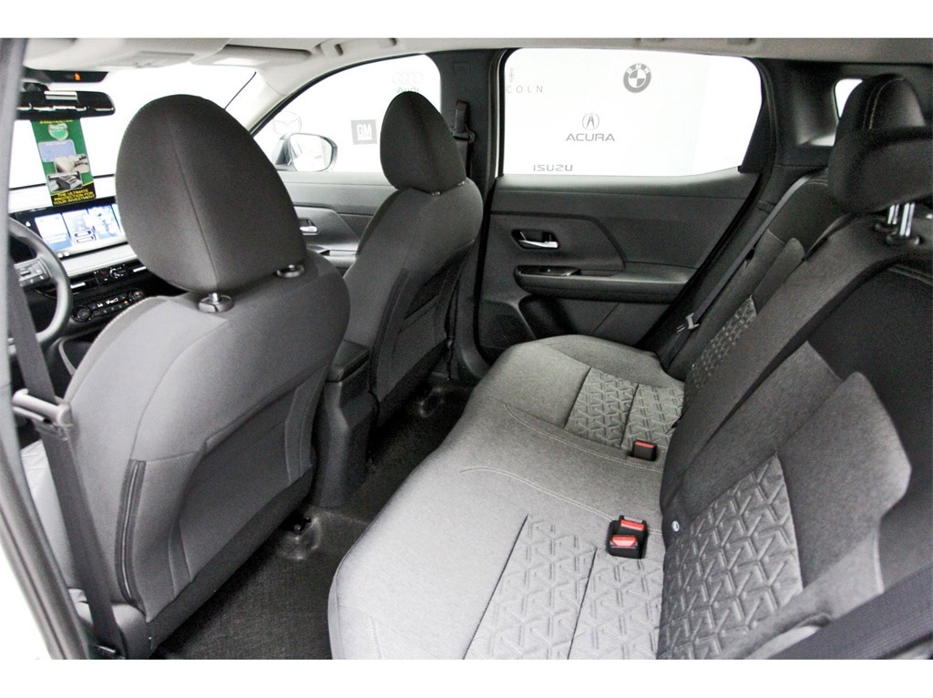 2026 Nissan Kicks SV photo 9