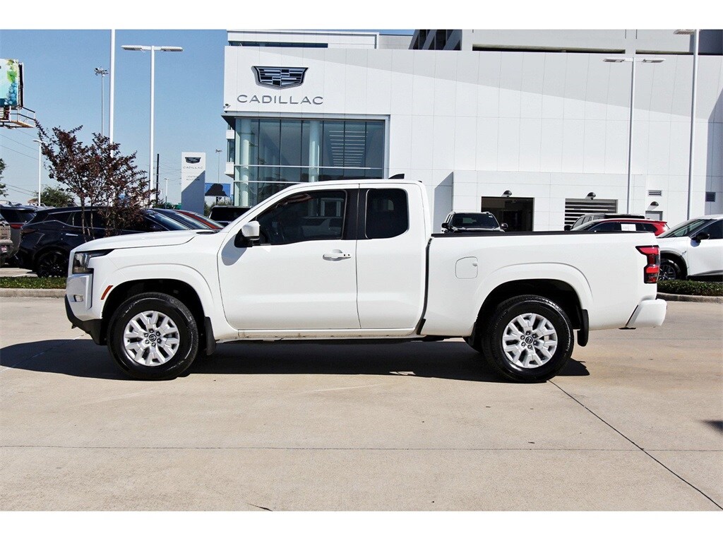 2024 Nissan Frontier SV photo 3